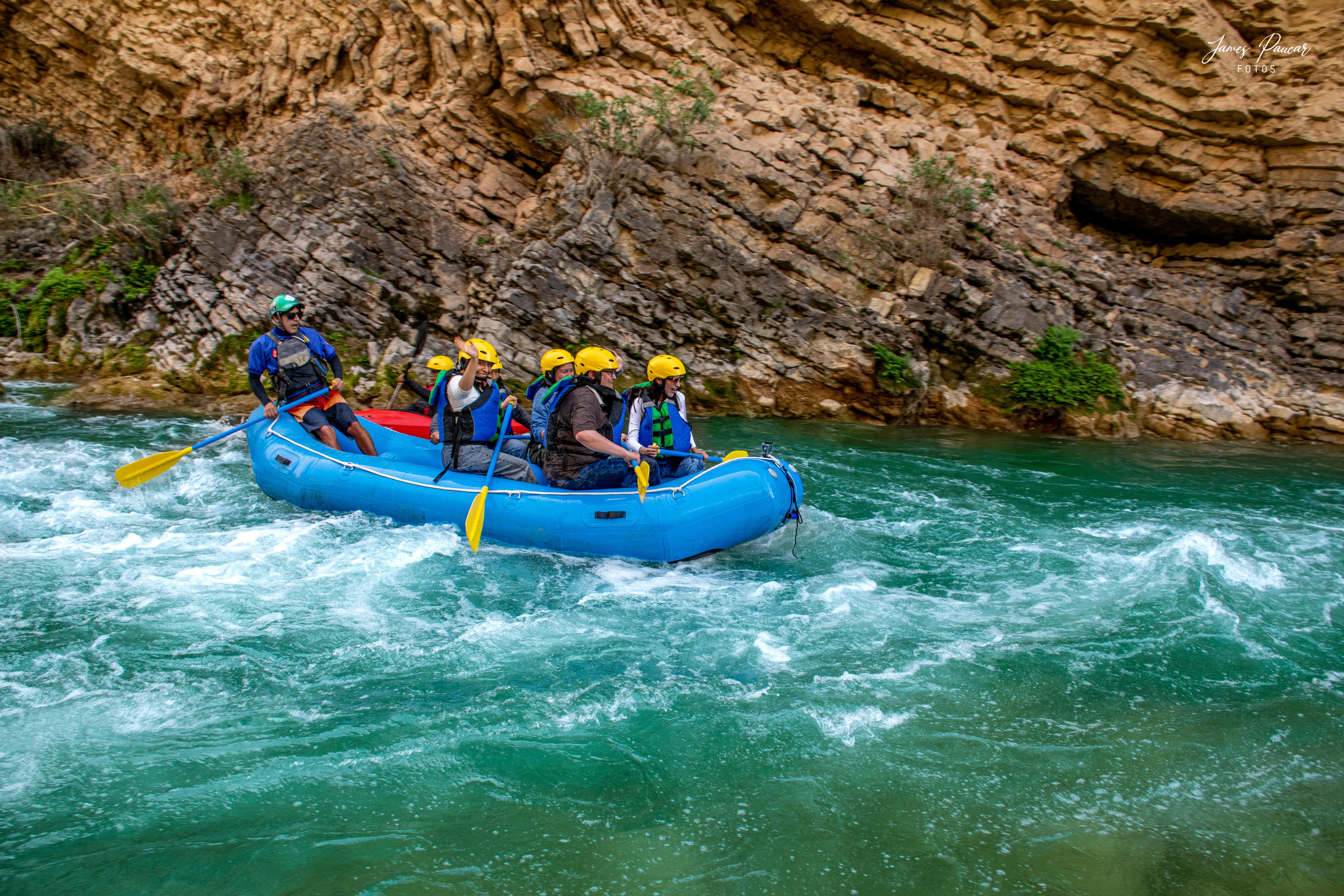 Descubre tu aventura con nostros recorriendo el centro del país y viviendo las experiencias que tenemos para ti - Kintu Travel Expeditions